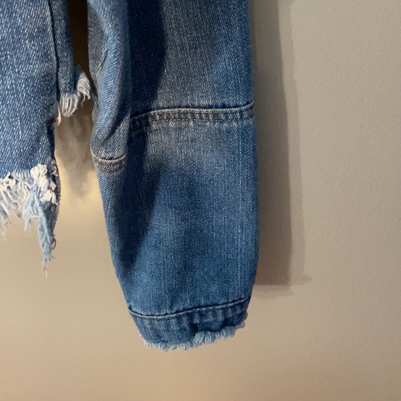 Distressed Cropped Denim Jacket - Picture 9 of 12